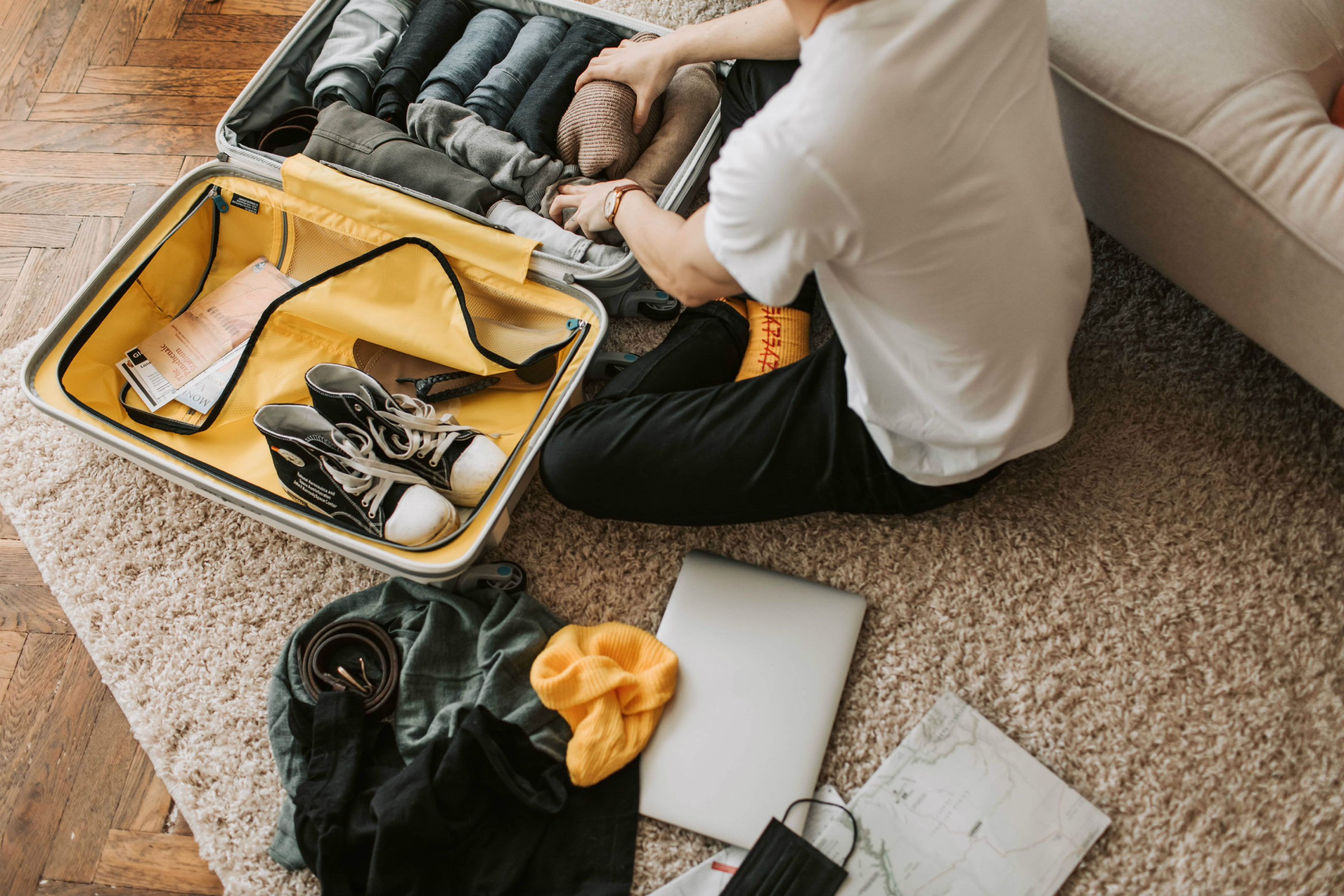 How to pack your luggage like a pro. Ph. Vlada Karpovich, Pexels