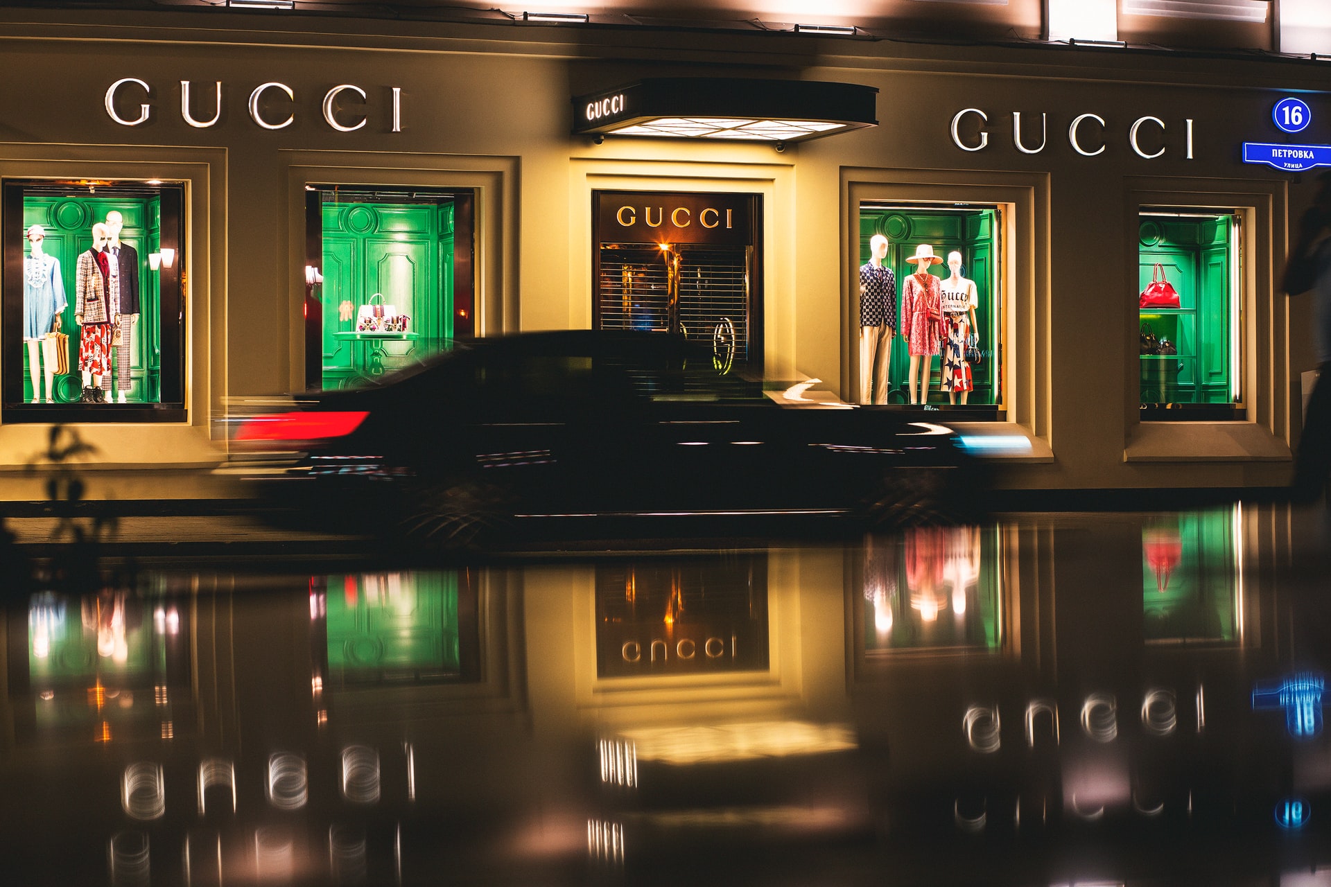 Adidas and Gucci open two pop-up stores in Los Angeles